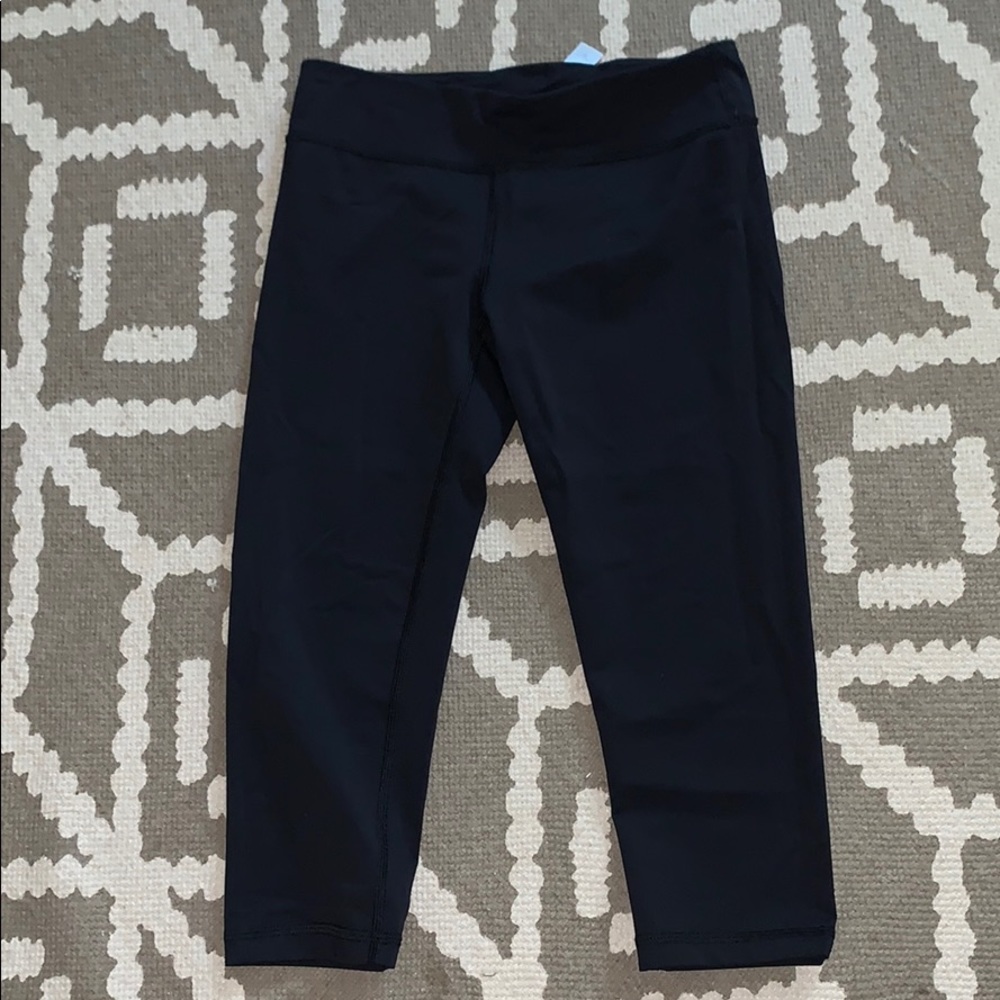 Cropped black ivivva leggings